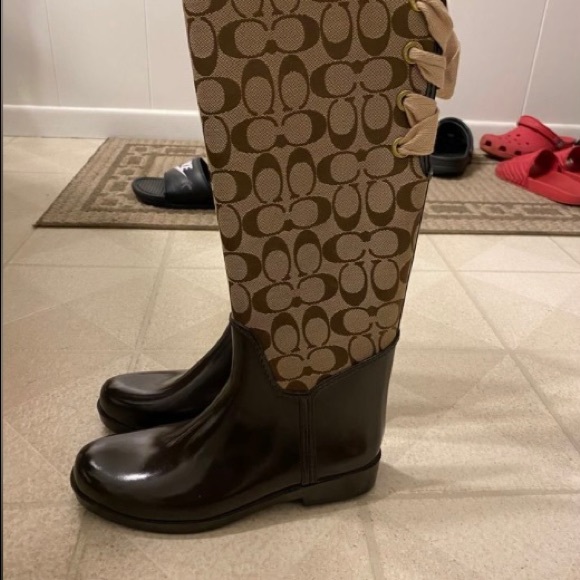 Coach rain boots size 5 - Picture 2 of 4